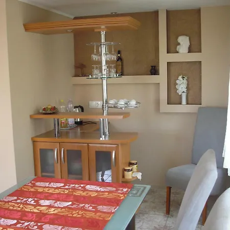 別荘 Marvel-nyaralo